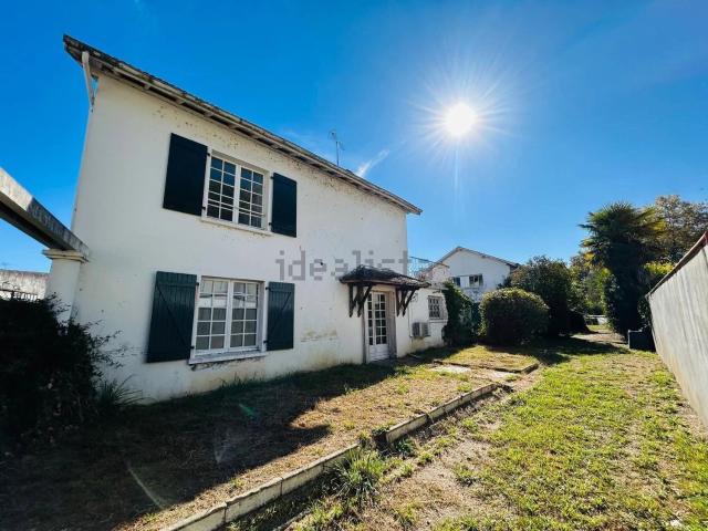 Maison, Amou