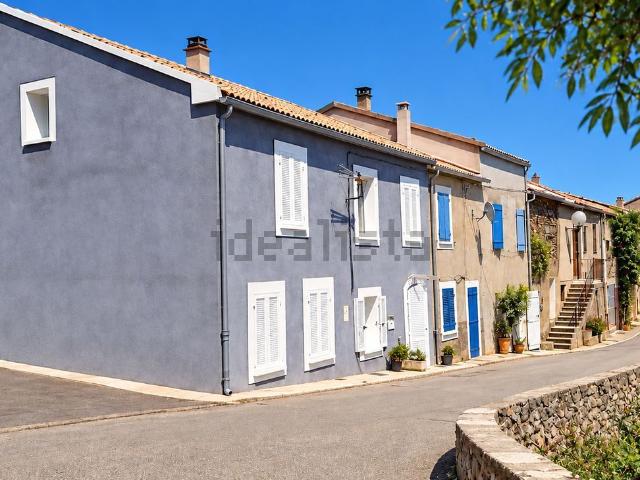 Maison, Antisanti