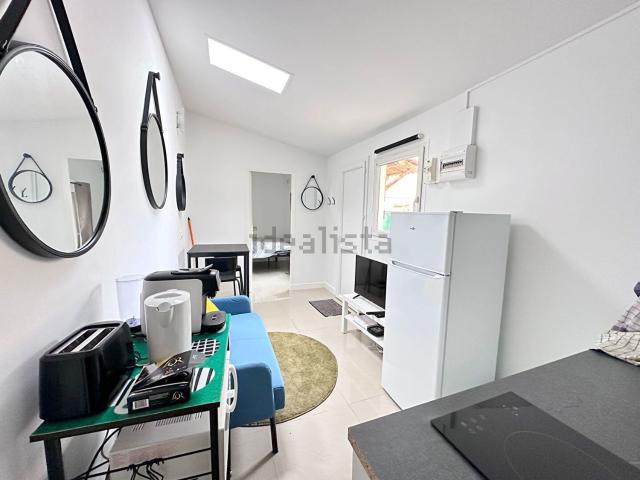 Maison, Antony