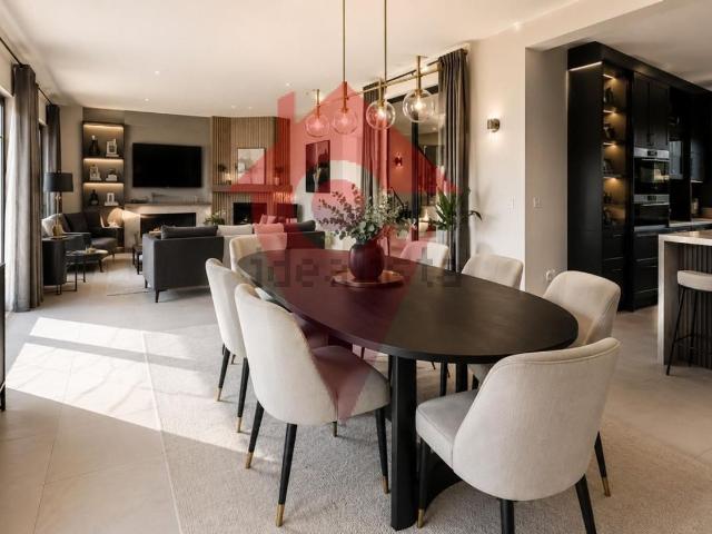 Maison, Antony