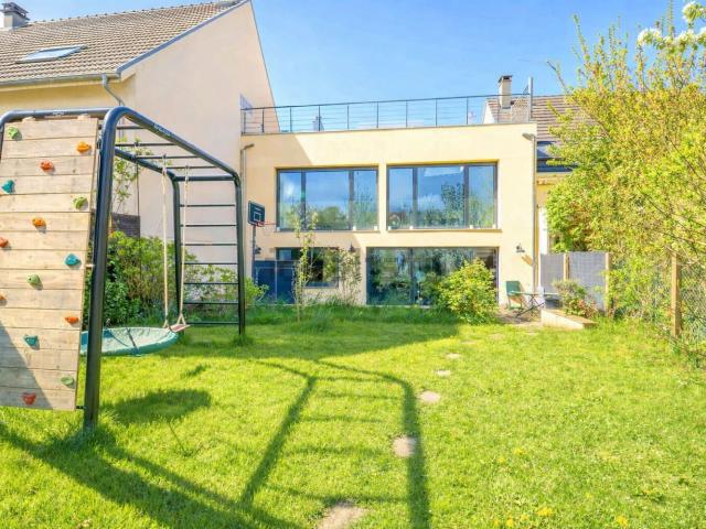 Maison, Antony