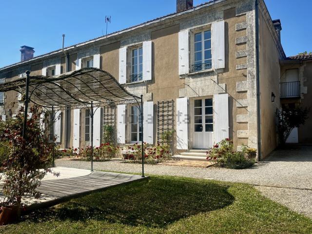 Maison, Anais