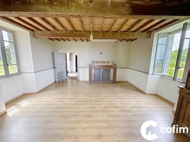 Maison ancienne 153 m² à rénover Dépendances 200 m² 11 153m² Mazerolles