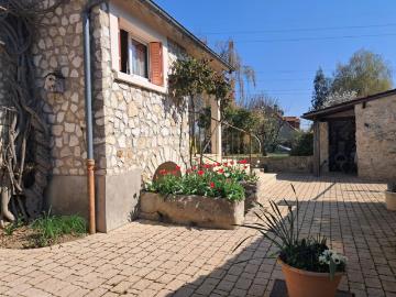 Maison de caractère de 185 m2 avec jardin arboré proche Th