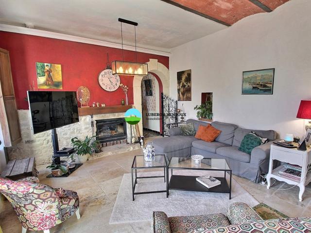 Maison ancienne 5 chambres avec jardin au coeur de Bedoin 230m² Bédoin