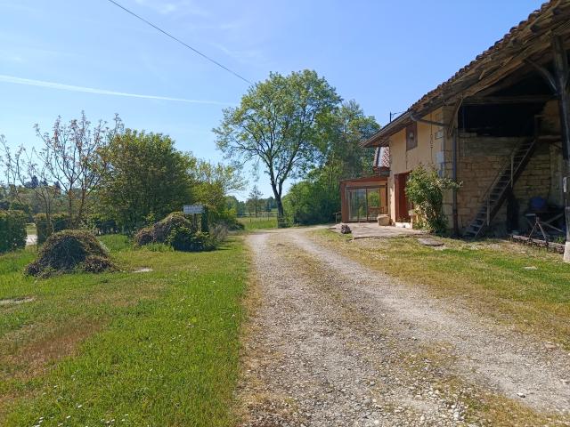 Maison ancienne à fort potentiel sur St Etienne du Bois !