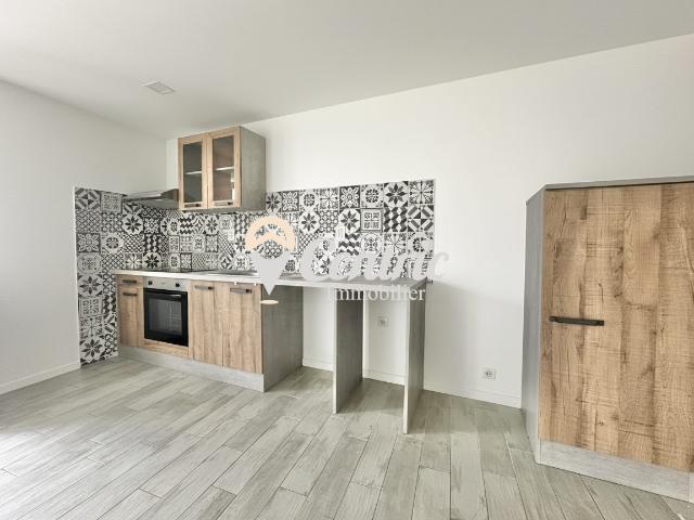 Maison ancienne à louer, 3 pièces Cerizay 79140