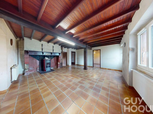 Maison ancienne à rénover avec dépendance en campagne