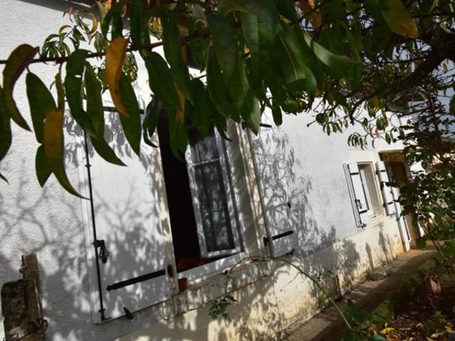MAISON ANCIENNE A RENOVER AVEC DEPENDANCES