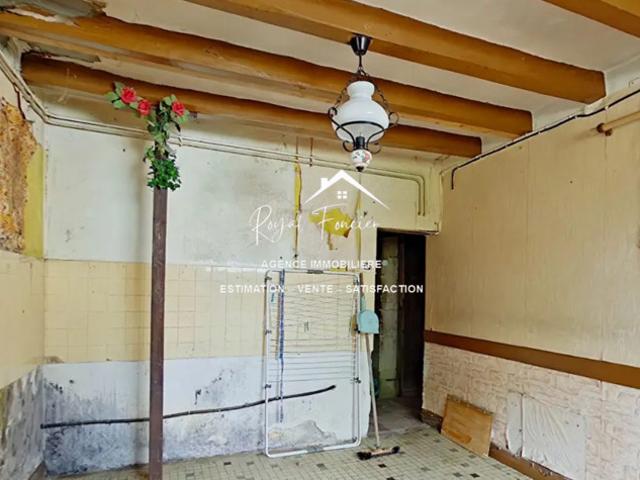Maison ancienne à rénover, bien situé et sur un secteur porte