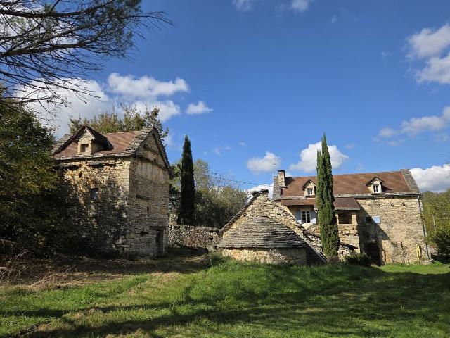 Maison ancienne au caractère exceptionnel dans un petit hame. 85m² Salvagnac Cajarc