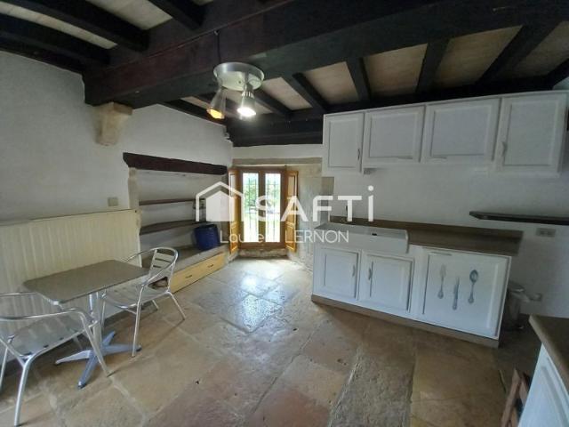 Maison ancienne avec tour de 130 m²