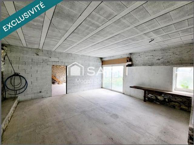 Maison ancienne avec grange attenante à personnaliser selon vos envies et terrain constructible environ 627m²