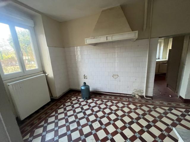 Maison ancienne bourg de Pionsat