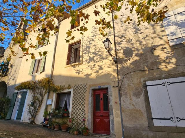 Maison ancienne dans un village labellisé