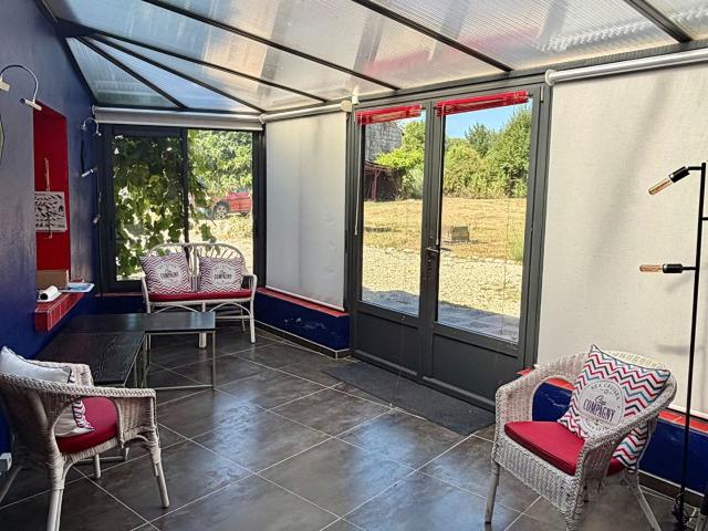 Maison ancienne avec grand terrain, 6 km de Saint Jean d'Ang. 138m² Essouvert