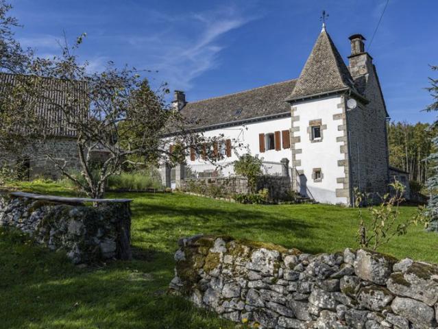 Maison ancienne rénovée de 224 m² sur parcelle de 2,5 hectare