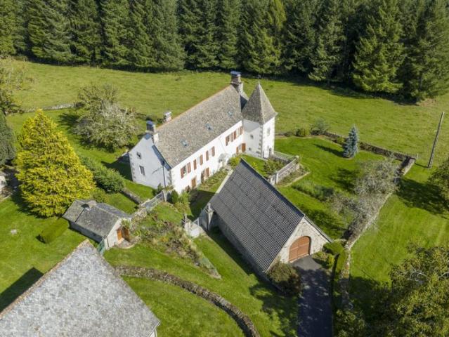 Maison ancienne rénovée de 224 m² sur parcelle de 2,5 hectare