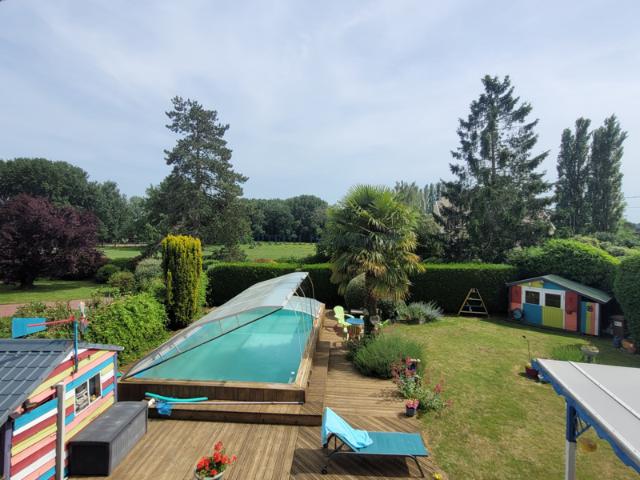 Maison ancienne de 7 pièces sur 882 m2 avec piscine