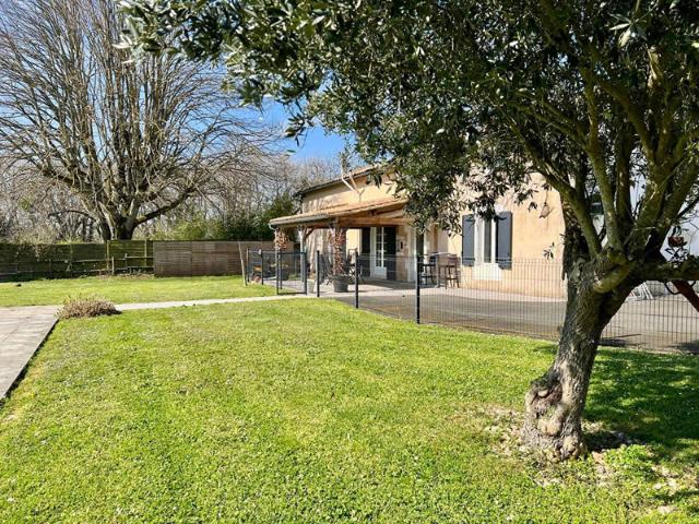 Maison ancienne de charme à vendre à Vaux 10 pièces, piscine, grand terrain