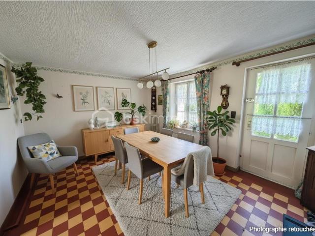 Maison ancienne en pierre de 130 m² avec dépendances sur 2 830 m² de terrain