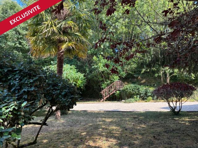 Maison ancienne en pierre de 276 m² Coeur de Civray