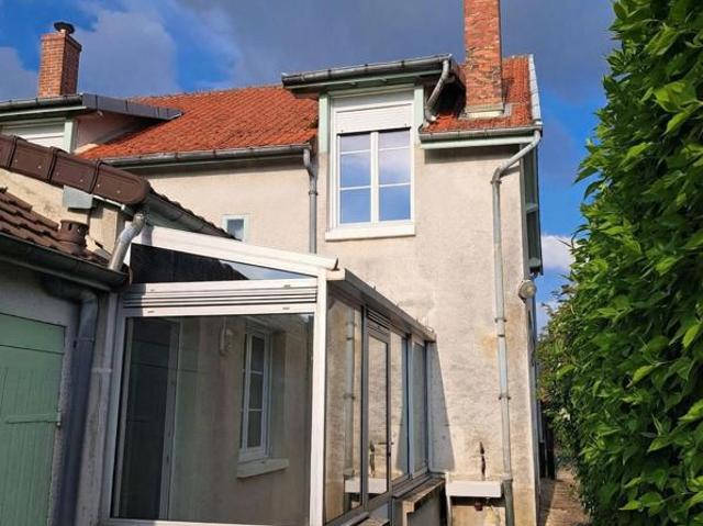 Maison ancienne mitoyenne d'un côté