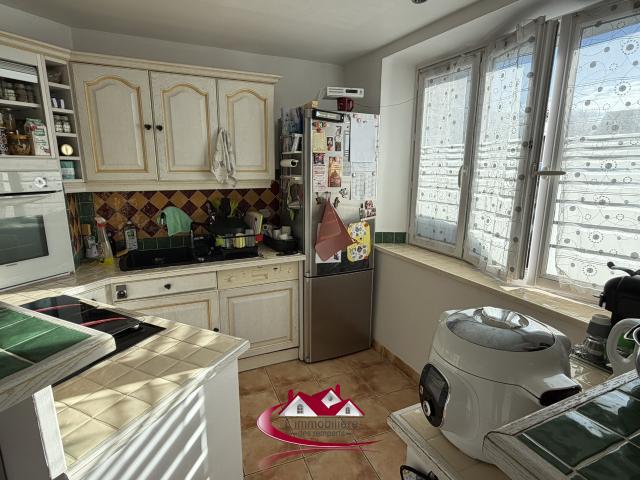 Maison ancienne sur 400 m2 de terrain clos