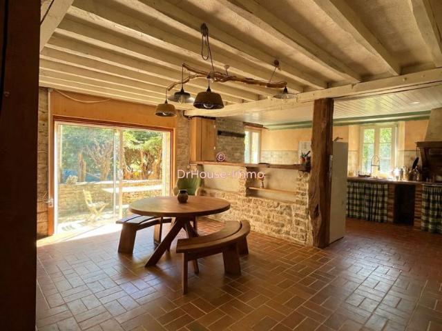 Maison ancienne rénovée 146 m² 4 chambres Au pied de Vézelay, environnement naturel préservé