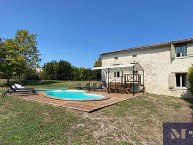 Maison Ancienne Renovee Avec Piscine Dans Residence Privee 104m² Chalais