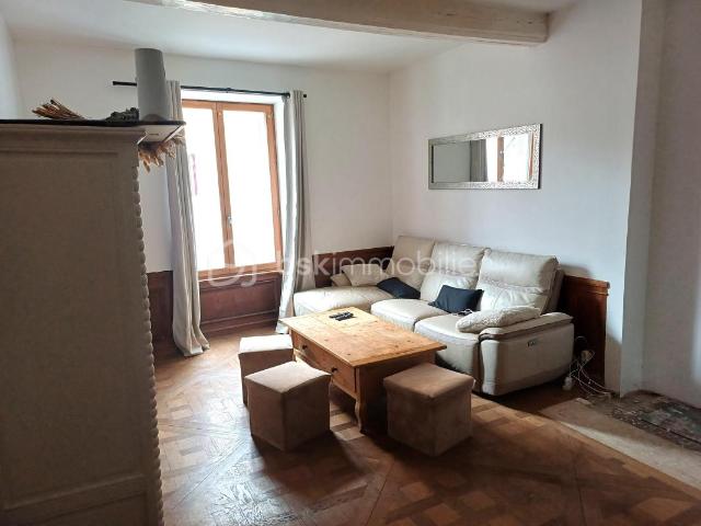 Maison ancienne rénovée avec potentiel