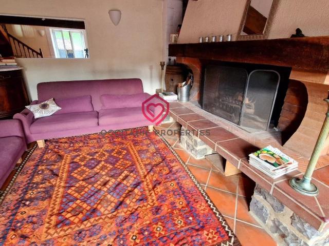 Maison ancienne renovée avec terrain et piscine