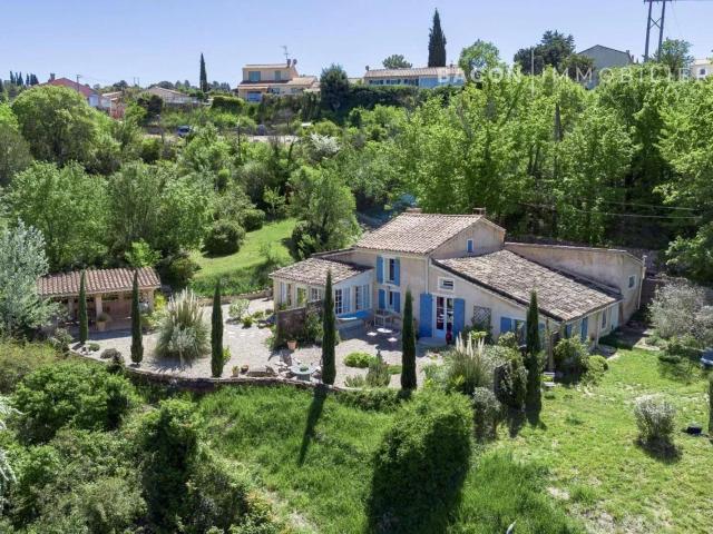 Maison ancienne rénovée avec vue à Apt 116m² Apt