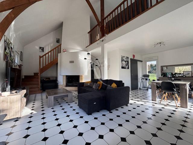 Maison familiale en campagne d'Andouillé 8 pièce s 170.30 m2