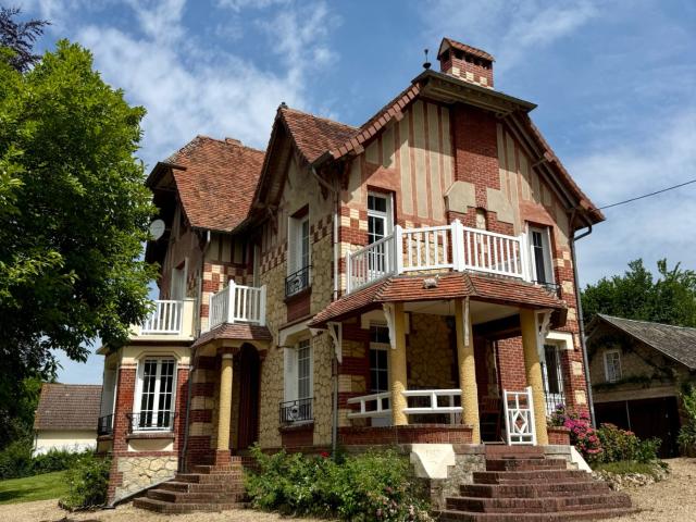 Maison anglo normande à 15 minutes de Lisieux