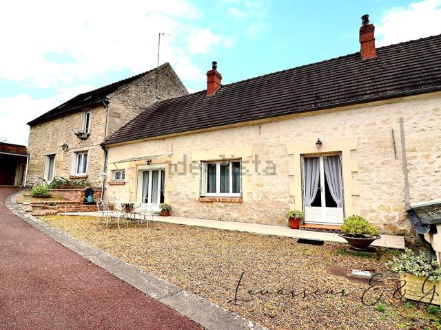 Maison, Angy