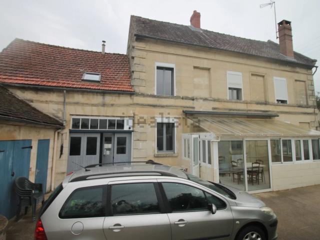 Maison, Angy