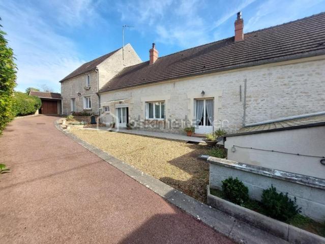 Maison, Angy