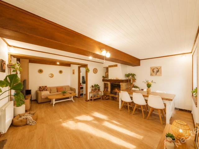 Le charme des années 30 à portée de main 88m² Verdun sur le Doubs