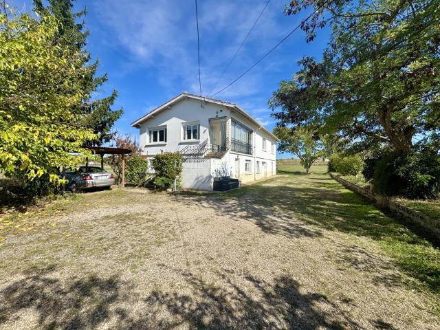 Maison années 70's de 150 m2 et son grand terrain clôturé au. 150m² Cadillac