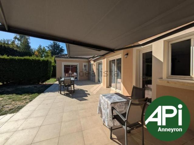 Maison, Anneyron