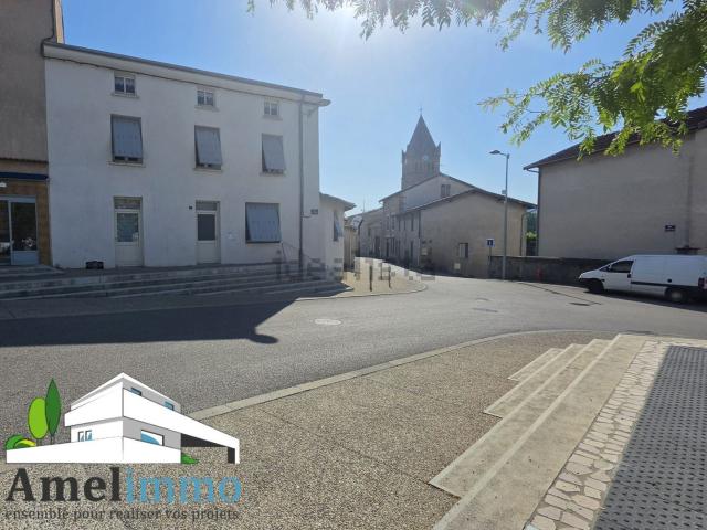 Maison, Anneyron