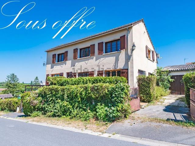 Maison, Acy Romance