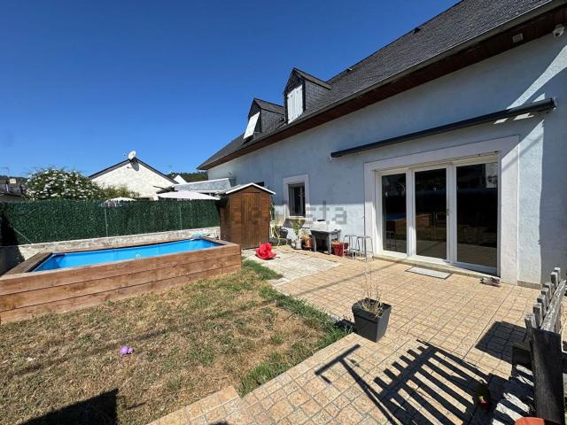 Maison, Adé