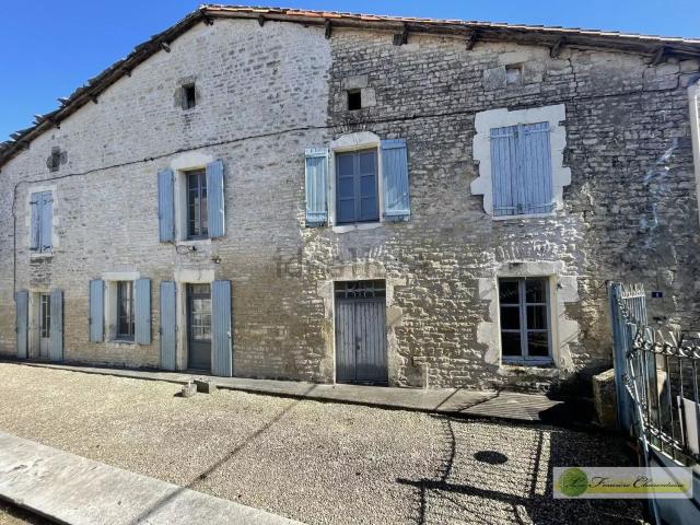 Maison, Aigre