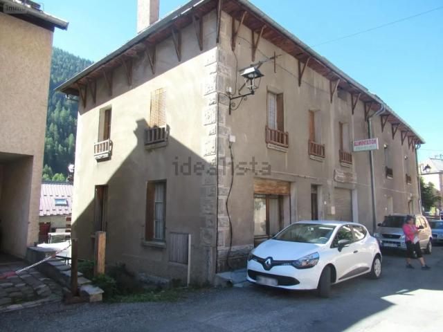 Maison, Aiguilles