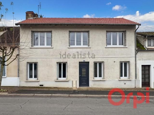 Maison, Ainay le Château