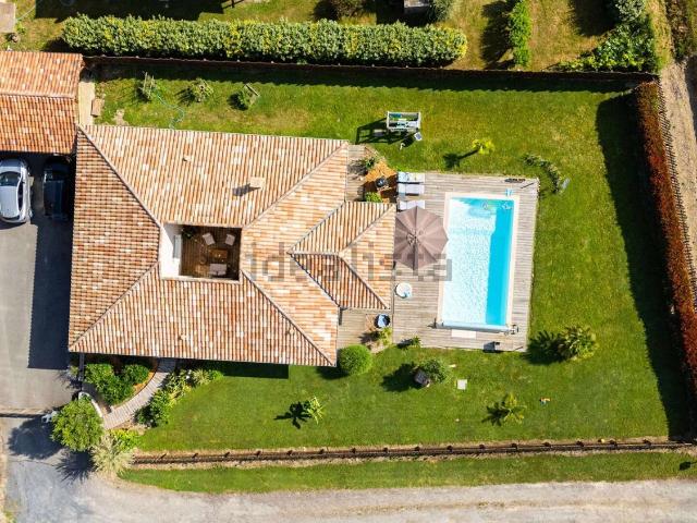 Maison, Aire sur l&apos Adour