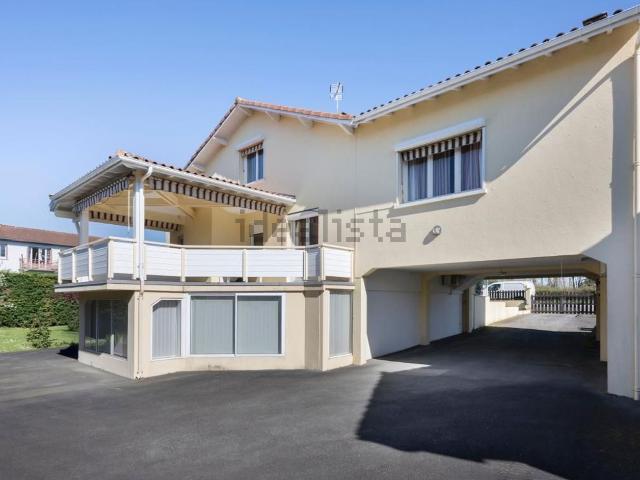 Maison, Aire sur l&apos Adour