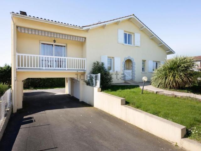 Maison, Aire sur l&apos Adour